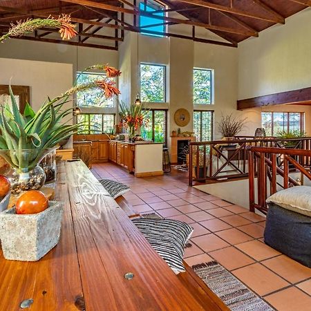 Ulwazi Rock Lodge ヘイジービュー エクステリア 写真